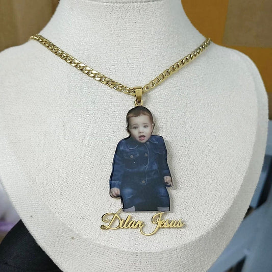 Cut out photo pendant necklace