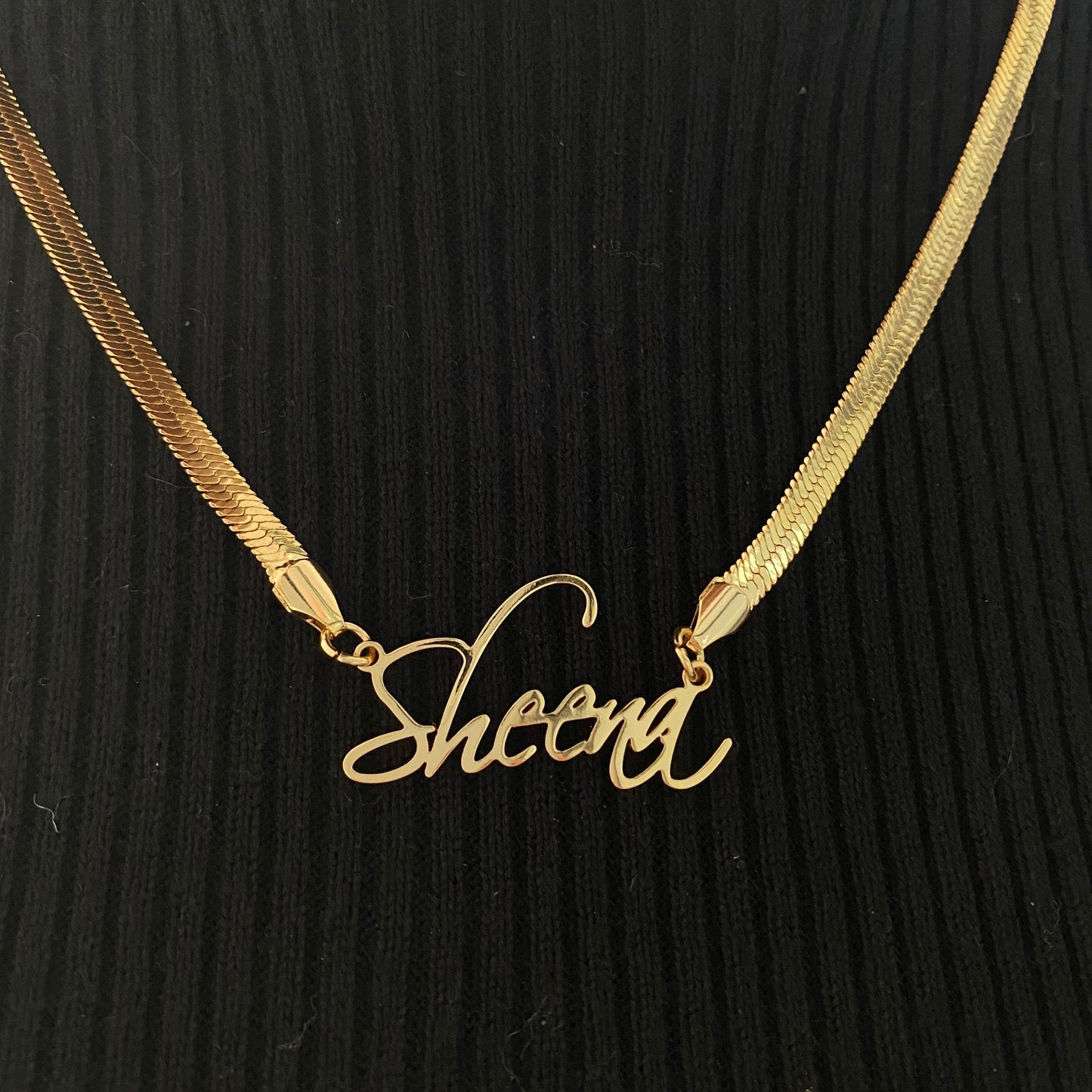 Custom Cursive Script Nameplate Pendant & Herringbone Necklace
