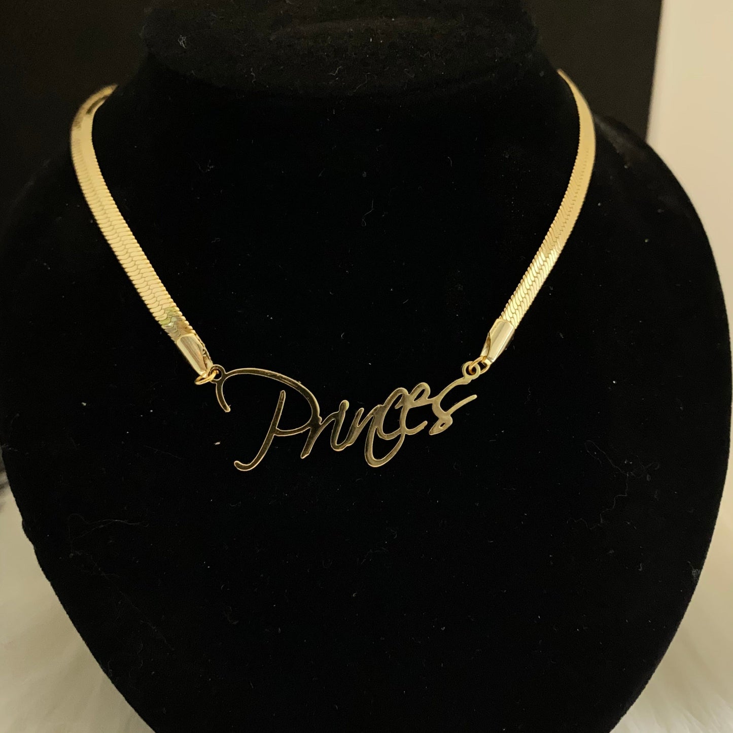 Custom Cursive Script Nameplate Pendant & Herringbone Necklace