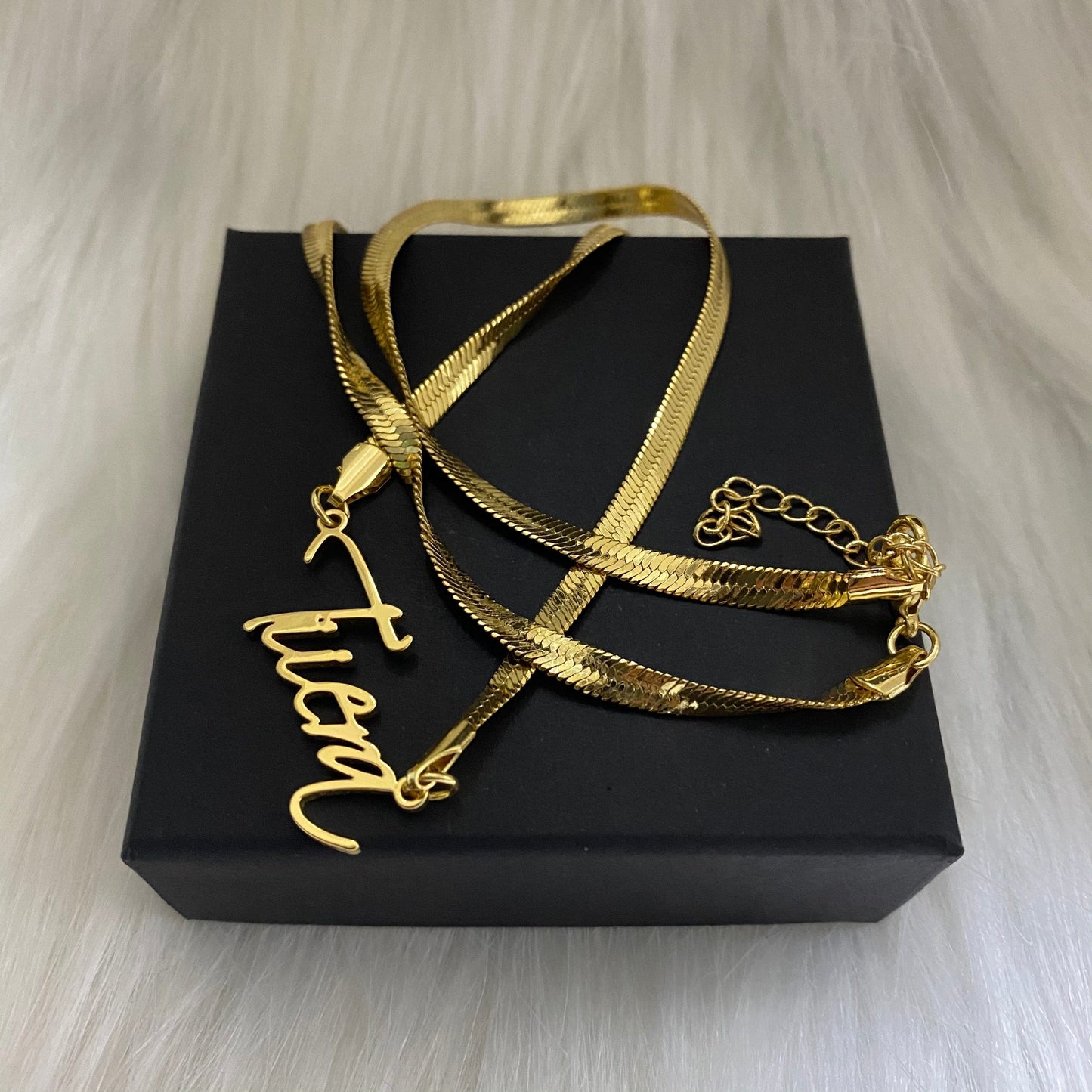 Custom Cursive Script Nameplate Pendant & Herringbone Necklace
