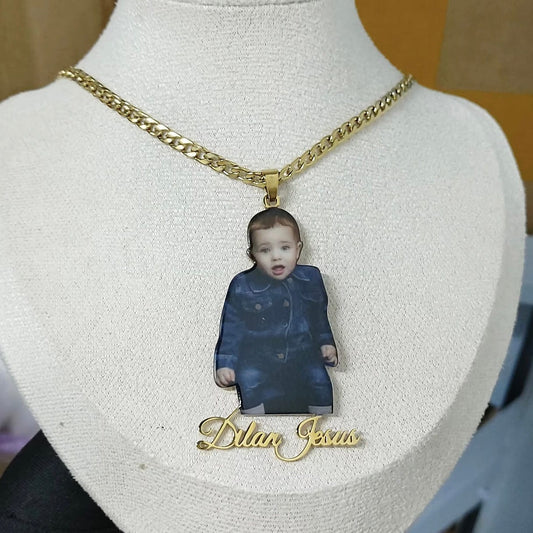 Cut out photo pendant necklace