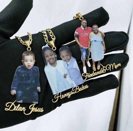 Cut-out photo pendant necklace