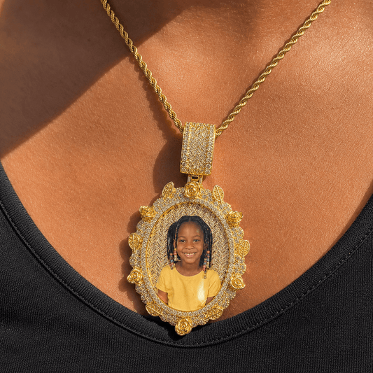 𝐂𝐮𝐬𝐭𝐨𝐦 𝐏𝐡𝐨𝐭𝐨 𝐌𝐞𝐦𝐨𝐫𝐢𝐚𝐥 𝐏𝐞𝐧𝐝𝐚𝐧𝐭 𝐍𝐞𝐜𝐤𝐥𝐚𝐜𝐞 - 𝐅𝐥𝐨𝐫𝐚𝐥 𝐖𝐫𝐞𝐚𝐭𝐡 𝐅𝐫𝐚𝐦𝐞