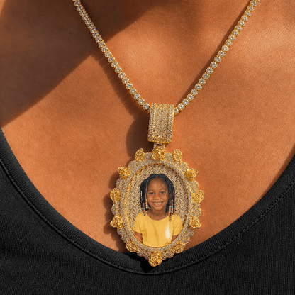𝐂𝐮𝐬𝐭𝐨𝐦 𝐏𝐡𝐨𝐭𝐨 𝐌𝐞𝐦𝐨𝐫𝐢𝐚𝐥 𝐏𝐞𝐧𝐝𝐚𝐧𝐭 𝐍𝐞𝐜𝐤𝐥𝐚𝐜𝐞 - 𝐅𝐥𝐨𝐫𝐚𝐥 𝐖𝐫𝐞𝐚𝐭𝐡 𝐅𝐫𝐚𝐦𝐞