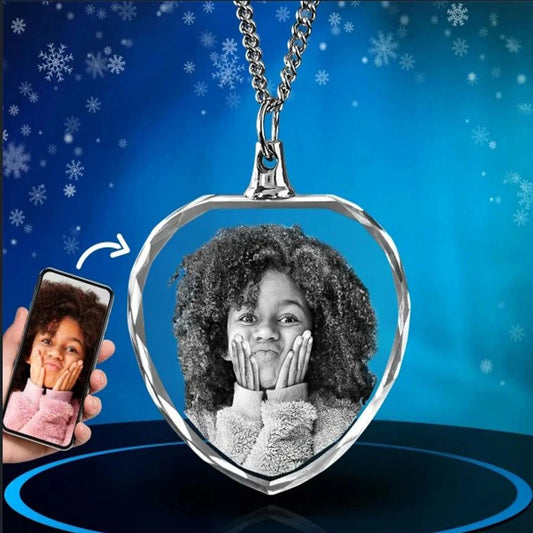 3D Crystal Heart-shaped Photo Necklace