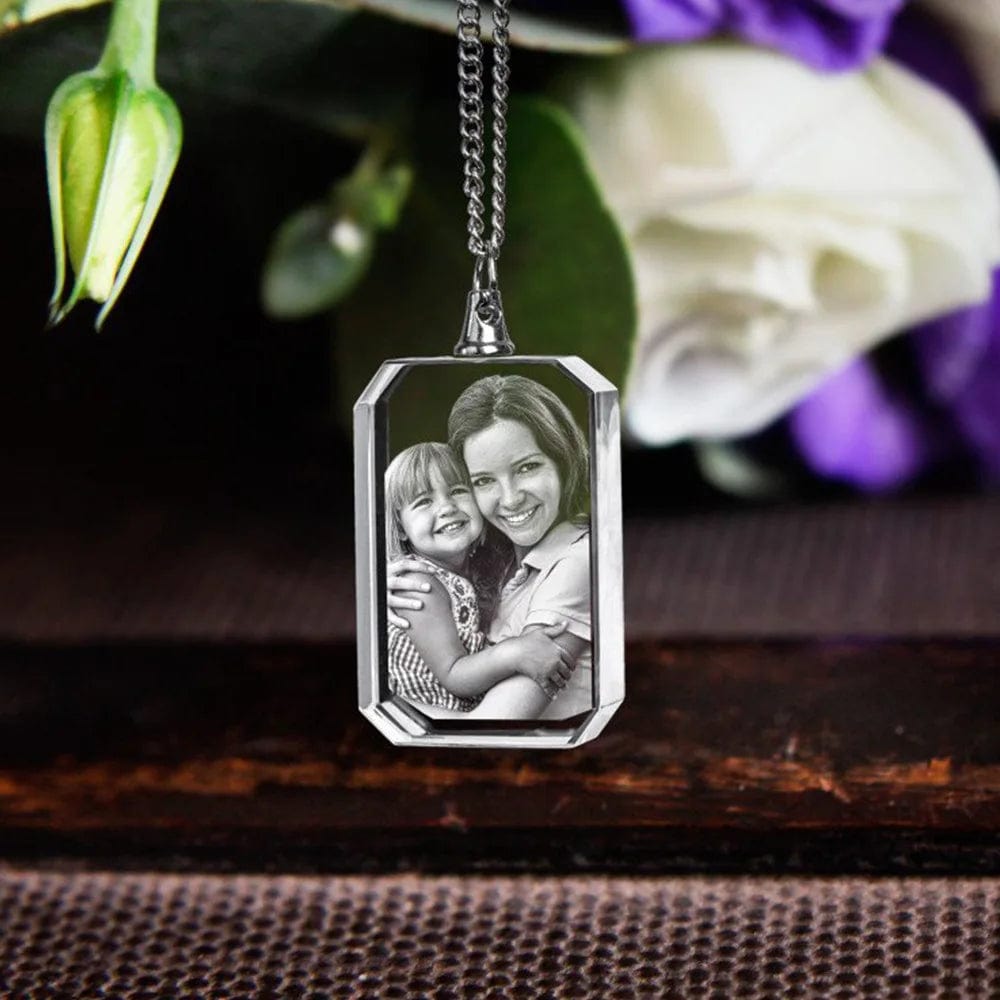 Custom 3D Laser Etched Crystal Photo Necklace for Men/Women