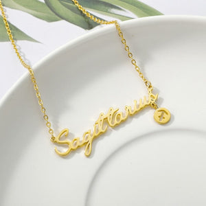 Collar y símbolo del zodiaco con placa de identificación 