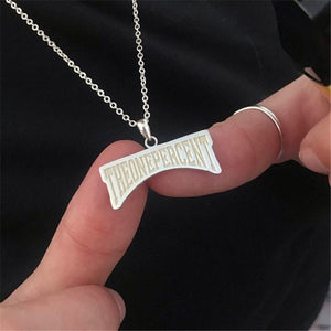 Colgante y collar con logotipo de marca grabado personalizado