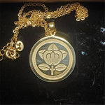 Colgante y collar con logotipo de marca grabado personalizado