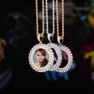 Custom Picture Pendant Necklace With Roman Wreath Pattern