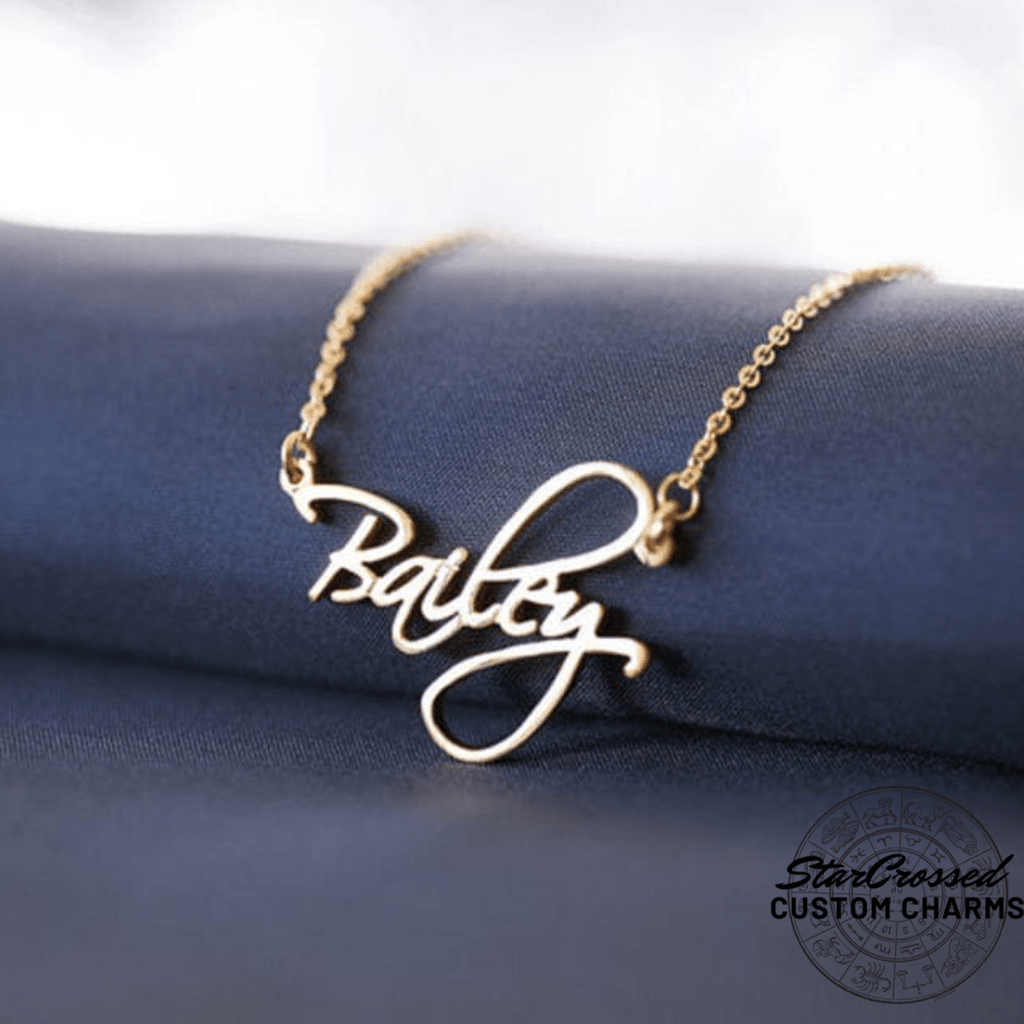 Collar con nombre personalizado de estilo exclusivo