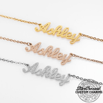 Collar con colgante de nombre de escritura cursiva esmerilada personalizada